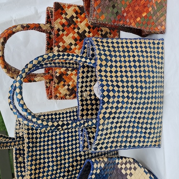 Palm leaf woven tote bags with lining. - Picture 3 of 6